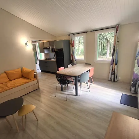 Деревянный коттедж Joli Confort 1 En Foret Au Village Mareuil-sur-Lay